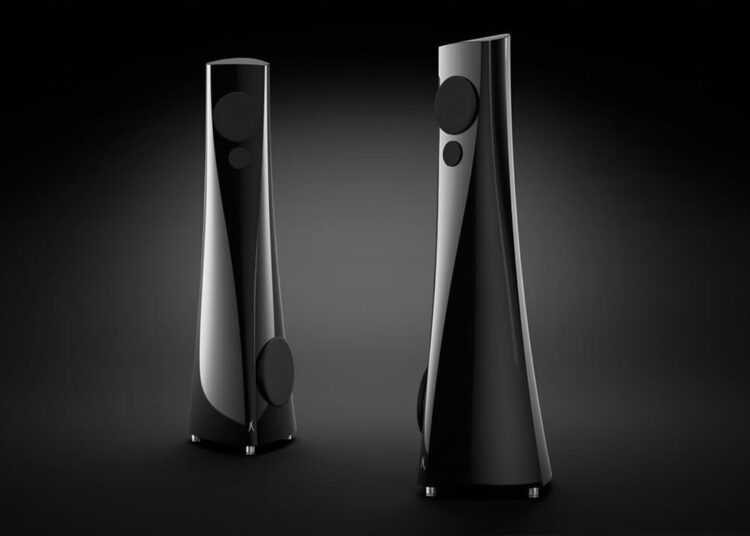 estelon-celebrates-5th-anniversary-with-model-yb