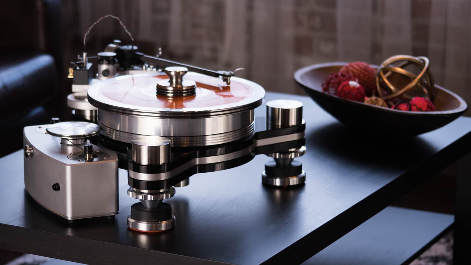 vpi-distribution-at-connaisseur-av