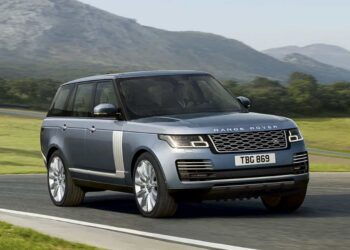 range-rover-3d-in-car-surround-by-meridian