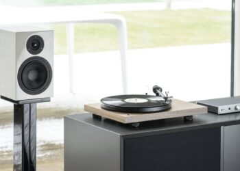Pro-tech record master turntable