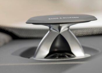 bang&olufsen-ifdesignaward-carsoundsystem2