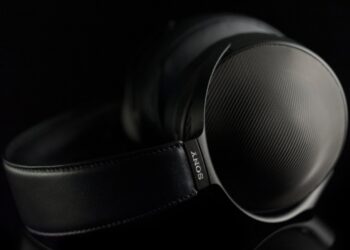sony-mdrz1rww2-headphones2