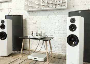 pylon-sapphire31-loudspeakers3
