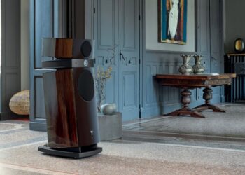 focal-utopia-noyer-wood-finishes