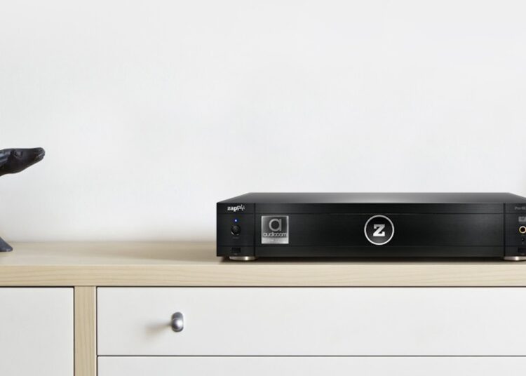 zappiti-pro-4k-hdr-audiocom-cinema-edition-lifestyle