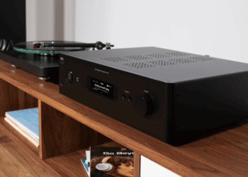 nad-electronics-c389-hybdriddigital-dac-amplifier