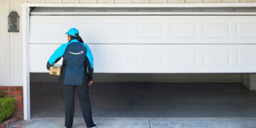 amazon-launches-in-garage-delivery