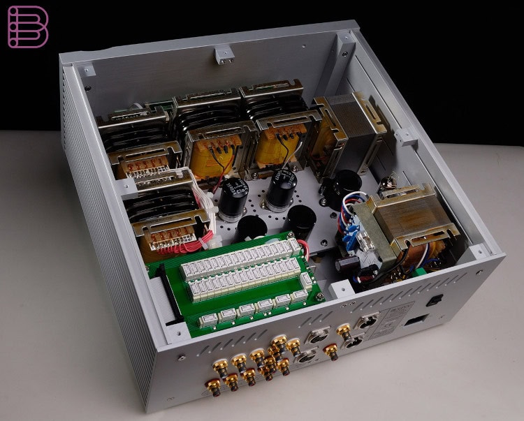 Ypsilon-PST-100-MK2-Preamplifier-2