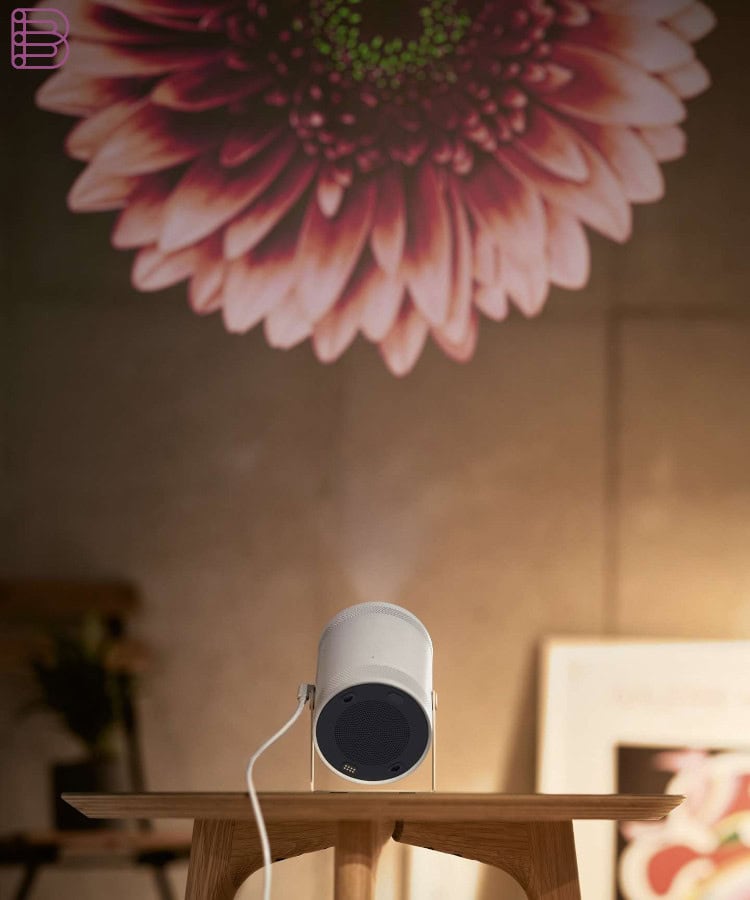 Samsung-Freestyle-Smart-And-Flexible-Projector-1