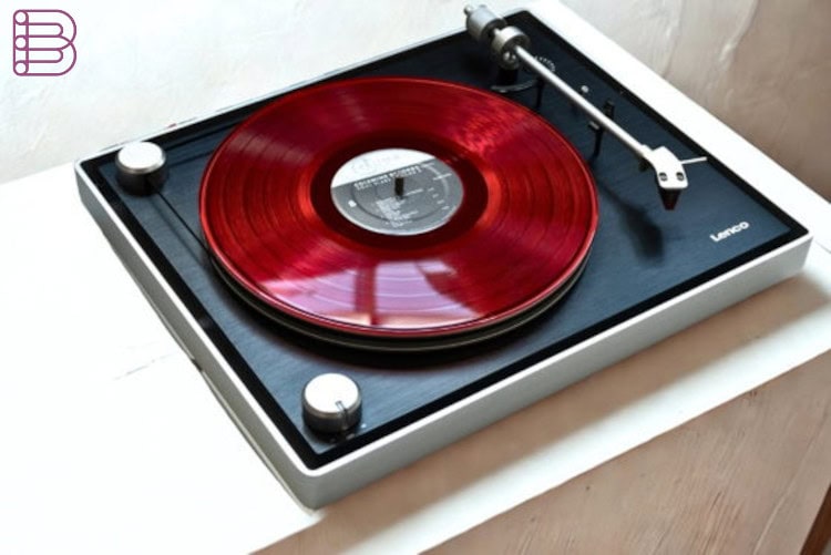 lenco-showcases-l455BK-turntable-at-high-end-munich-2025-2