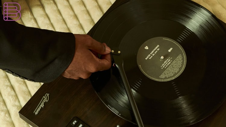 Gadhouse-Launches-The-Henry-Turntable-3