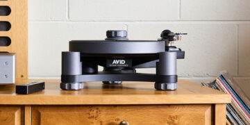 AVID-RELVEO-Turntable