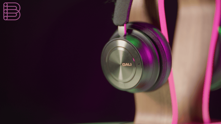 Dali-IO-12-headphones-2