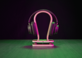 Dali-IO-12-headphones