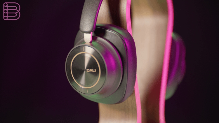 Dali-IO-12-headphones-4