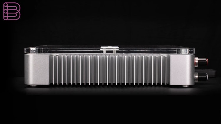 micromega-revives-legacy-with-m-amp-solo-integrated-amplifier-4