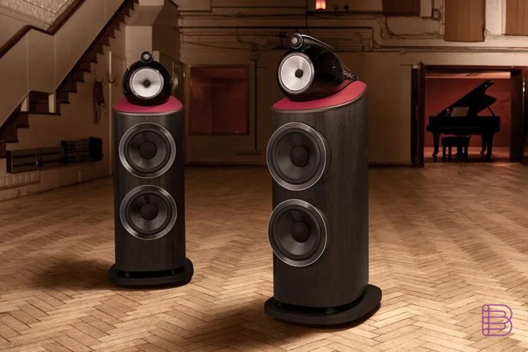 High-end floorstanding loudspeakers in a concert hall