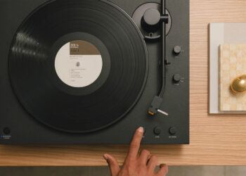 sony-introduces-wireless-turntables