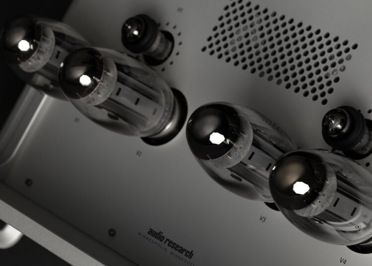 Audio-Research-D-80-Modern-Tube-Power-with-Legendary-Reference-DNA