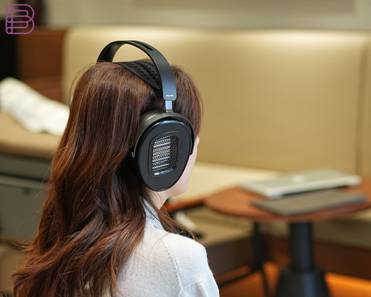 HIFIMAN-HE1000-WiFi-and-Arya-WiFi-Redefine-Headphone-Freedom-1