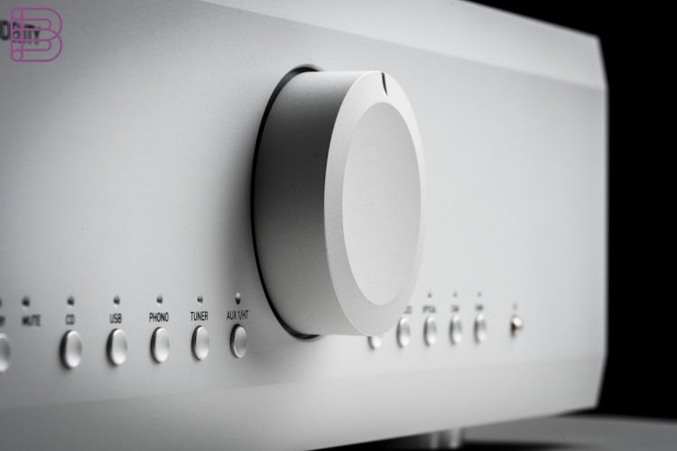 musical-fidelity-maunches-m6xi-integrated-amplifier-3