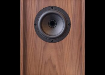 Lockwood Universal Stanley loudspeaker front view