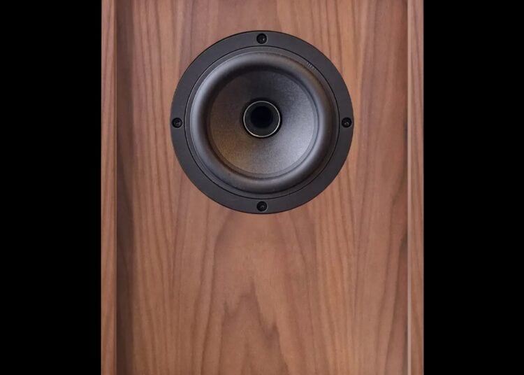 Lockwood Universal Stanley loudspeaker front view