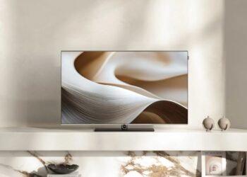 Loewe Antares OLED TV in a living room