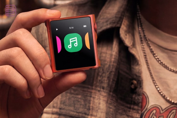 Shanling M0 Pura Hi-Res portable music player close-up