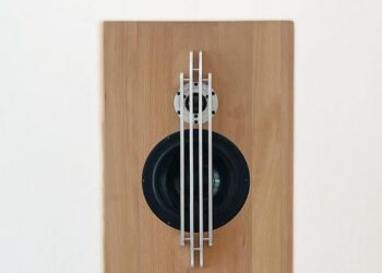 Seeflut Audio Qlang M4s floorstanding speaker in solid beech wood