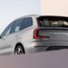 Volvo EX90 SUV van achteren, met Dolby Atmos software-update