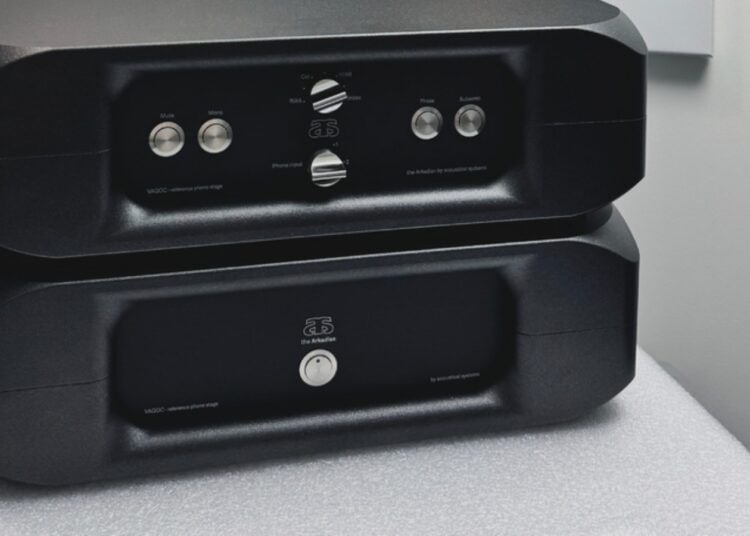 Acoustical Systems Arkadian phono stage, reference model for optical cartridges