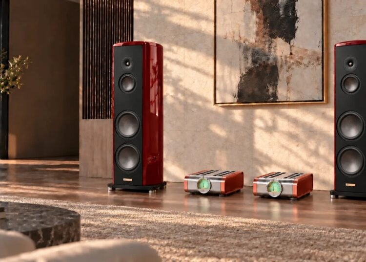 devAAudio showroom featuring Magico S3 loudspeakers and Dan D'Agostino Momentum Z amplifiers