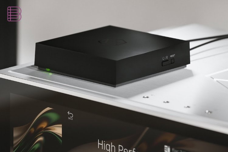 HiFi Rose RW800 in a rack system