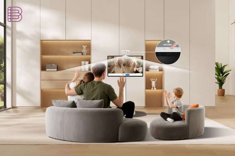 Family using the Hisense RoamView 32S6S WideView camera for a 117-degree video call with a physical privacy shutter