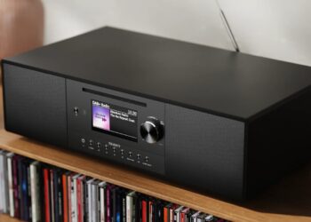 Majority Fitzwilliam range and Quadriga Maxi all-in-one hi-fi system in a living room