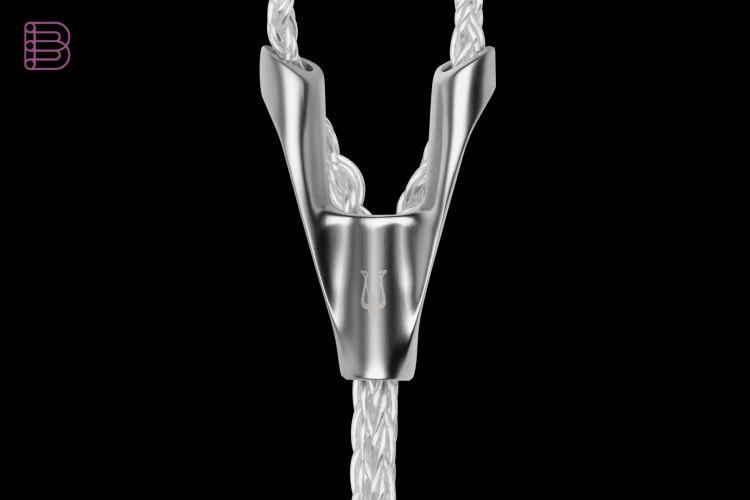 Streamline Moderne Y-splitter on the Meze Audio Ultra Cable engraved with the Meze lyre logo