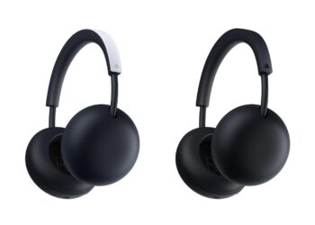 PlayStation Pulse and Pulse Edge wireless headsets in White and Midnight Black