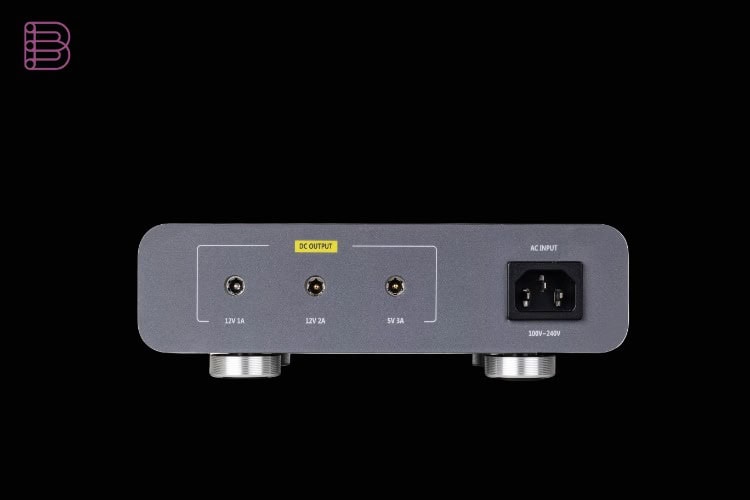 Silent Angel F1S rear panel with three DC outputs
