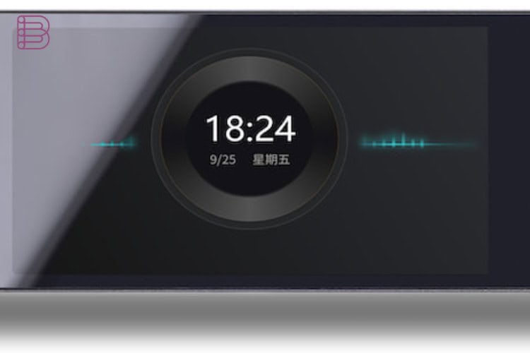 Front panel and 5.5-inch display of the Silent Angel H1