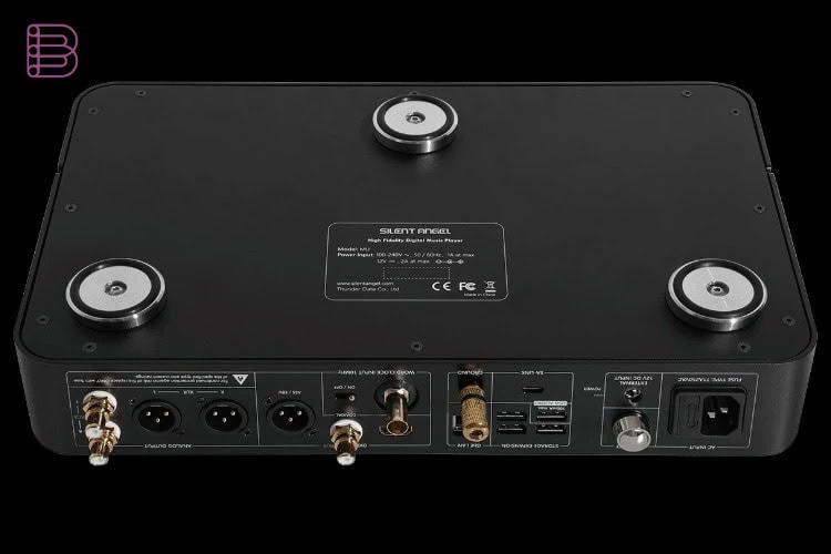 Silent Angel Munich MU chassis underside with vibration isolation feet