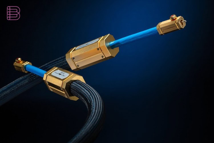 Siltech Triple Crown loudspeaker cable with gold connectors