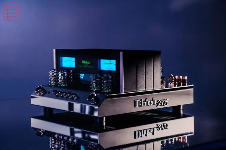McIntosh MA2375 vacuum tube integrated amplifier, three-quarter view