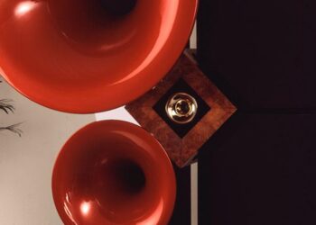 Acapella Sphäron Excalibur-style horn loudspeaker in a listening room