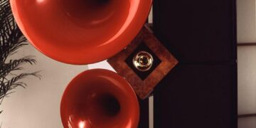 Acapella Sphäron Excalibur-style horn loudspeaker in a listening room