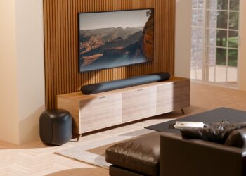 Bluesound Apple Music on BluOS, PULSE CINEMA soundbar and PULSE SUB wireless subwoofer in black