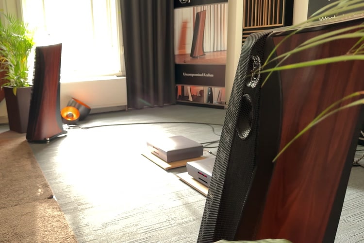 Aequo Audio Ensium loudspeaker with cast nanomaterial cabinet