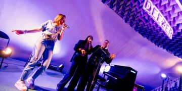 Deezer AI Music Toggle launch: live performance at a Deezer Purple Door session