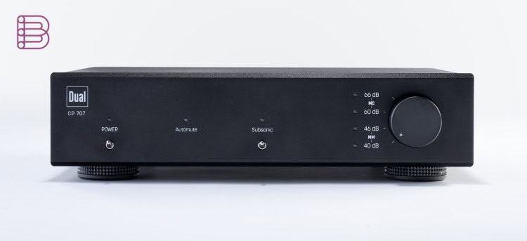 Dual CP 707 phono preamplifier seen from the front