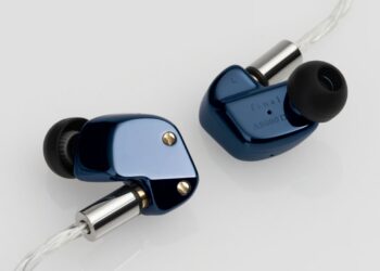 Final A8000 DC in-ear monitors in glossy blue with gold screws, black ear tips and braided silver cables
